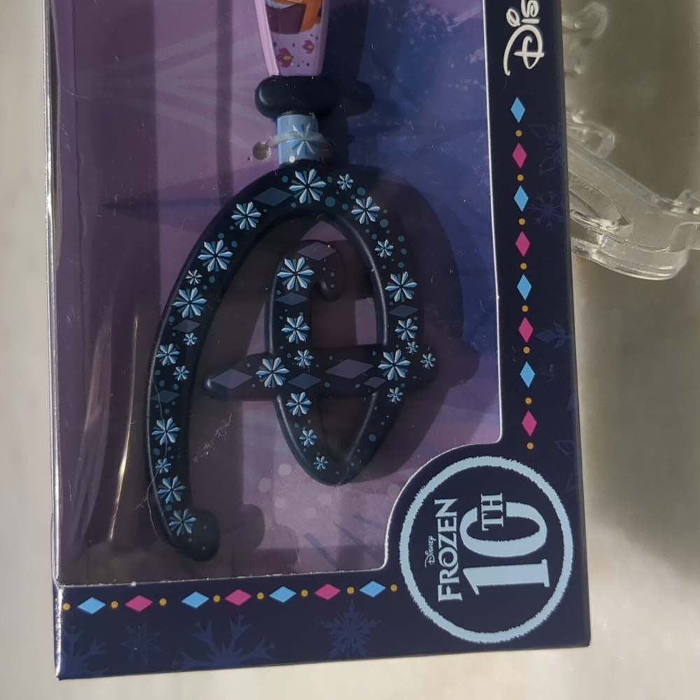 Disney Store Frozen Ceremony key - Picture 2 of 5